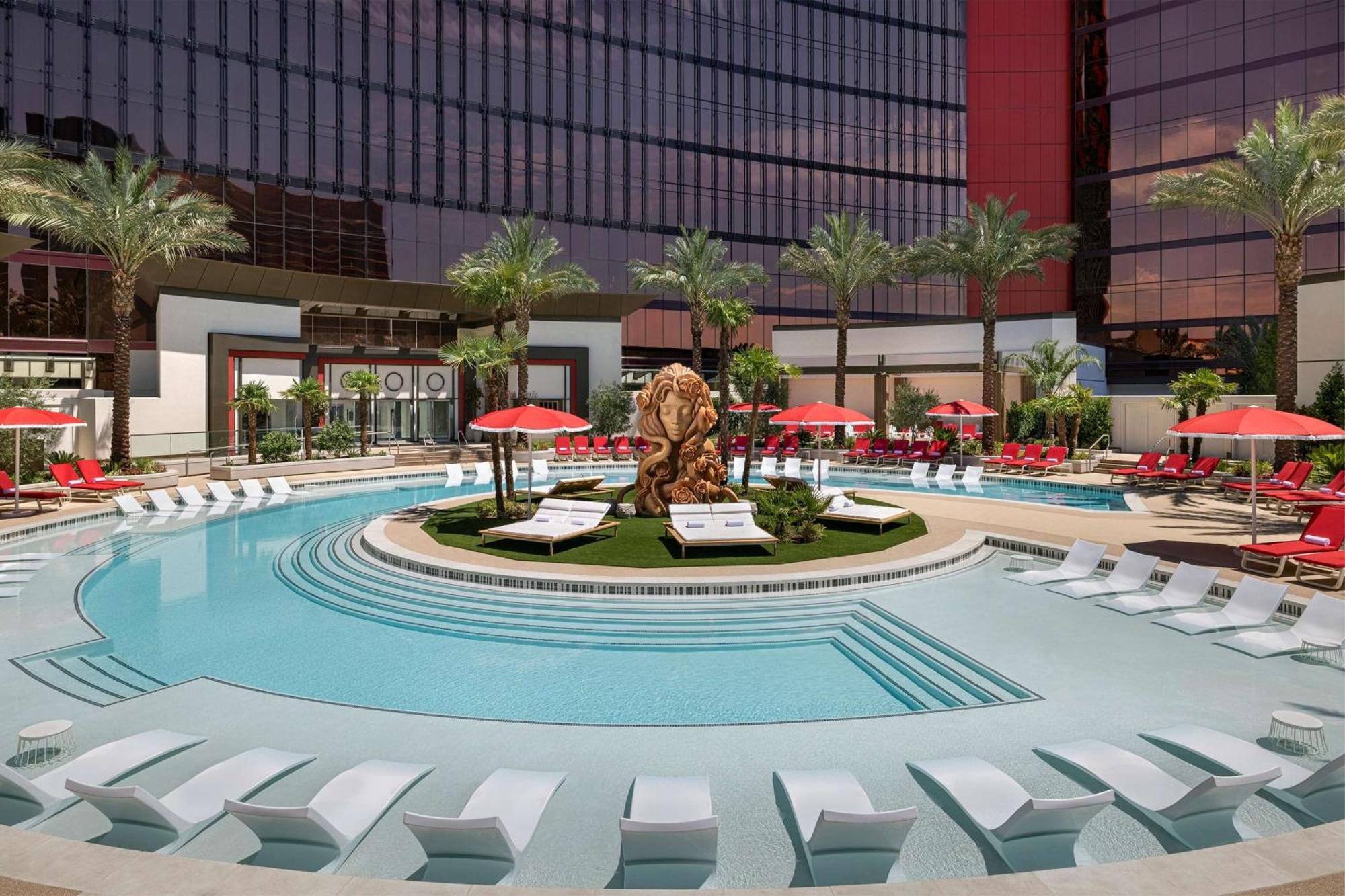 Conrad Las Vegas At Resorts World Ngoại thất bức ảnh The pool at the Wynn