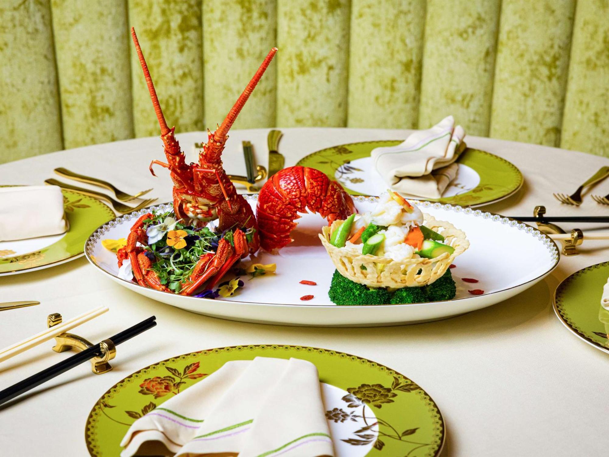 Conrad Las Vegas At Resorts World Ngoại thất bức ảnh A lobster dish at the restaurant